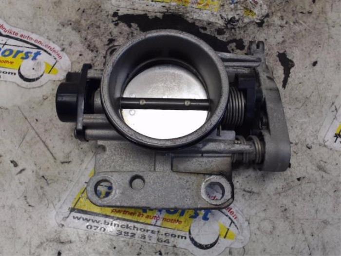 Spjällhus från en Renault Scénic I (JA) 1.4 16V 1999