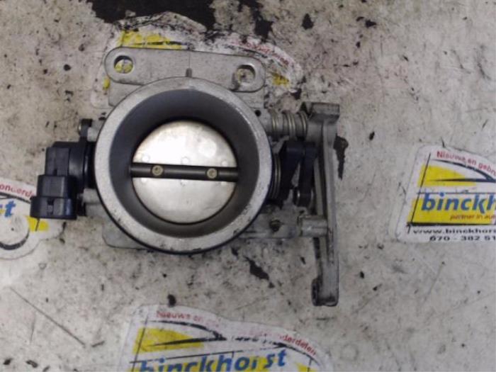 Spjällhus från en Renault Scénic I (JA) 1.4 16V 1999