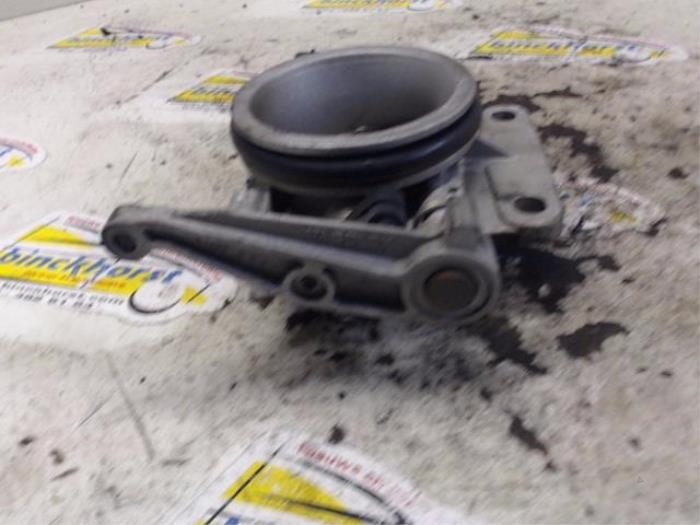 Spjällhus från en Renault Scénic I (JA) 1.4 16V 1999