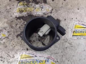 Begagnade Luftflödesmätare Citroen C4 Berline (LC) 2.0 HDi 16V 138 Pris € 36,75 Marginaltabell erbjuds av Binckhorst BV