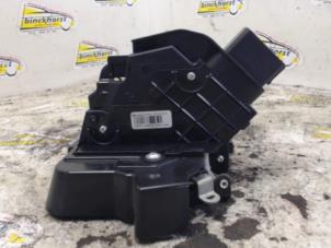 Używane Mechanizm blokady drzwi prawych przednich wersja 4-drzwiowa Ford C-Max (DM2) 1.6 16V Cena € 30,45 Procedura marży oferowane przez Binckhorst BV