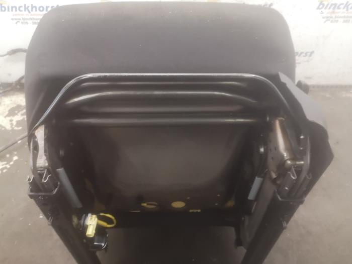 Stoel links van een Opel Agila (B) 1.0 12V 2010