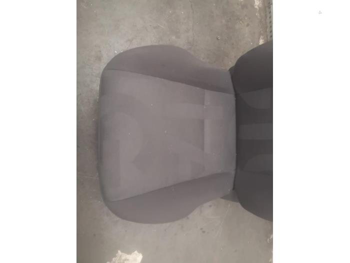 Stoel links van een Opel Agila (B) 1.0 12V 2010