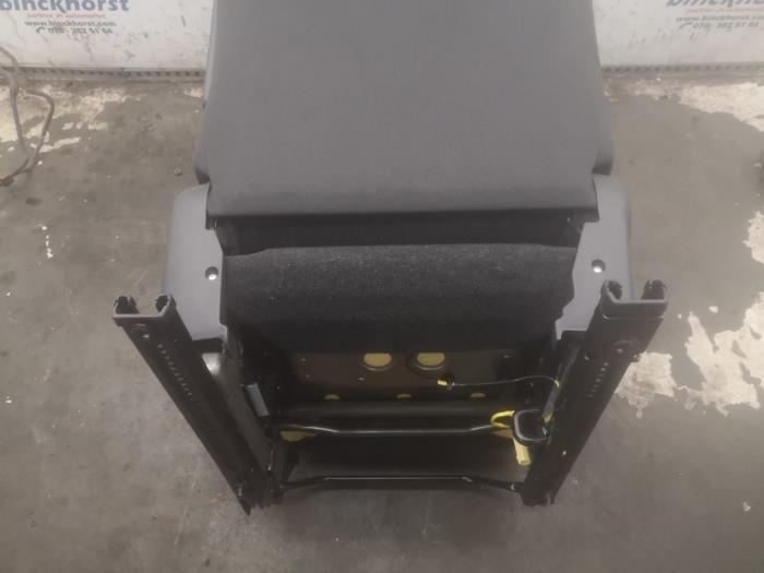 Stoel links van een Opel Agila (B) 1.0 12V 2010