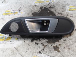 Gebruikte Portiergreep 4Deurs links-voor Ford Fiesta 6 (JA8) 1.0 Ti-VCT 12V 65 Prijs € 26,25 Margeregeling aangeboden door Binckhorst BV