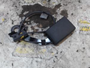 Używane Wtyk pasa bezpieczenstwa lewy tyl Citroen C4 Picasso (UD/UE/UF) 2.0 16V Autom. Cena € 21,00 Procedura marży oferowane przez Binckhorst BV