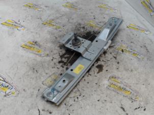 Begagnade Fönstermekanism för bakre dörr, 4-dörrars, höger Opel Corsa D 1.4 16V Twinport Pris € 21,00 Marginaltabell erbjuds av Binckhorst BV