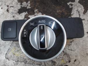 Gebruikte Schakelaar Licht Mercedes GLA AMG (156.9) 2.0 45 AMG Turbo 16V Prijs € 26,25 Margeregeling aangeboden door Binckhorst BV