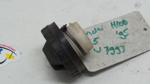 Begagnade Tanklock Hyundai H-100 2.5 Diesel Pris € 10,50 Marginaltabell erbjuds av Binckhorst BV