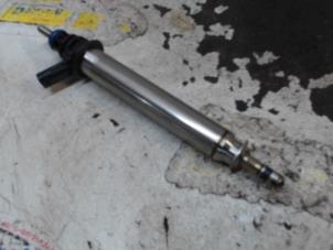 Gebruikte Injector (benzine injectie) Mercedes CLA AMG (118.3) 2.0 CLA-35 AMG Turbo 16V 4-Matic Prijs € 42,00 Margeregeling aangeboden door Binckhorst BV