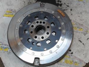 Gebruikte Dubbele massa vliegwiel Mercedes CLA AMG (118.3) 2.0 CLA-35 AMG Turbo 16V 4-Matic Prijs € 210,00 Margeregeling aangeboden door Binckhorst BV