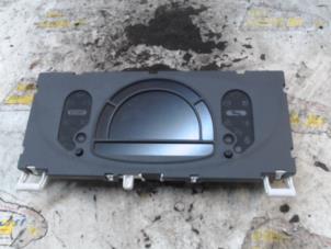 Używane Tablica rozdzielcza Renault Modus/Grand Modus (JP) 1.5 dCi 85 Cena € 52,50 Procedura marży oferowane przez Binckhorst BV