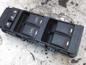 Begagnade Brytare, eldrivna fönster Jeep Grand Cherokee (WH/WK) 6.1 SRT-8 Pris € 42,00 Marginaltabell erbjuds av Binckhorst BV