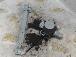 Używane Mechanizm szyby lewej tylnej wersja 4-drzwiowa Mitsubishi Outlander (CU) 2.0 16V 4x2 Cena € 78,75 Procedura marży oferowane przez Binckhorst BV