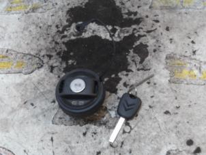 Gebruikte Tankdop Citroen C1 1.0 12V Prijs € 15,75 Margeregeling aangeboden door Binckhorst BV