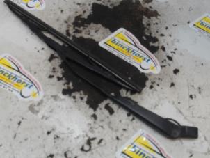 Używane Ramie wycieraczki tylnej Ford Galaxy (WA6) 2.0 TDCi 16V 140 Cena € 15,75 Procedura marży oferowane przez Binckhorst BV