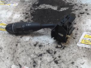 Gebruikte Pinker Schakelaar Mercedes R (W251) 3.0 280 V6 24V Prijs € 31,50 Margeregeling aangeboden door Binckhorst BV