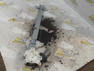 Gebruikte Raammechaniek 4Deurs links-voor Suzuki Celerio (LF) 1.0 12V Dualjet Prijs € 36,75 Margeregeling aangeboden door Binckhorst BV