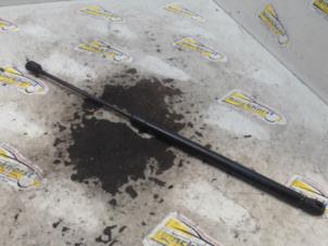 Gebruikte Gasveer rechts-achter Suzuki Celerio (LF) 1.0 12V Dualjet Prijs € 15,75 Margeregeling aangeboden door Binckhorst BV