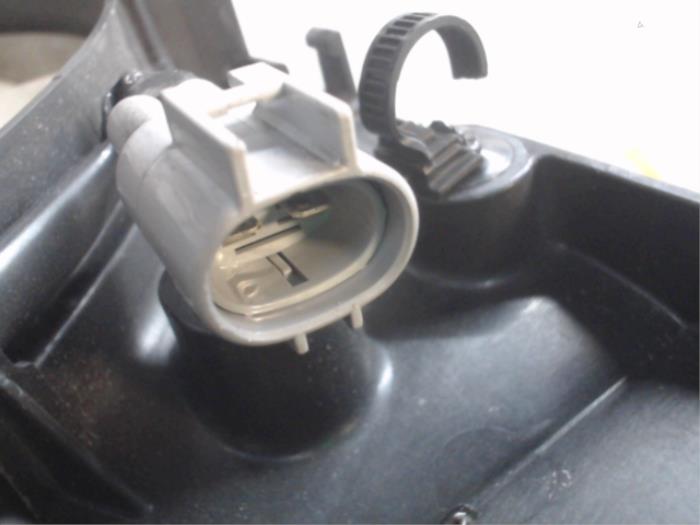 Kylfläkt från en Toyota Prius (ZVW5) 1.8 16V Hybrid 2018