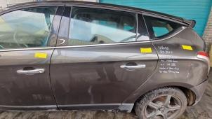 Gebruikte Portier 4Deurs links-achter Lancia Delta (844) 1.4 T-Jet 16V 120 Prijs € 236,25 Margeregeling aangeboden door Binckhorst BV