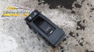 Begagnade Brytare, eldrivna fönster Jeep Grand Cherokee (WH/WK) 6.1 SRT-8 Pris € 26,25 Marginaltabell erbjuds av Binckhorst BV