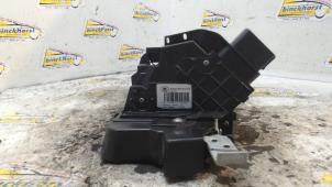 Begagnade Dörrlåsmekanism, 4-dörrars, höger fram Ford Galaxy (WA6) 2.0 TDCi 16V Pris € 36,75 Marginaltabell erbjuds av Binckhorst BV