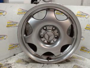 Gebruikte Velg Mercedes E (W211) 1.8 E-200 K 16V Prijs € 42,00 Margeregeling aangeboden door Binckhorst BV