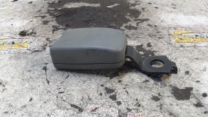 Begagnade Främre bältesspänne, vänster Nissan Micra (K11) 1.3 LX,SLX 16V Pris € 15,75 Marginaltabell erbjuds av Binckhorst BV