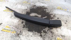 Używane Ramie wycieraczki tylnej Ford Galaxy (CK) 2.0 TDCi 150 16V Cena € 15,75 Procedura marży oferowane przez Binckhorst BV