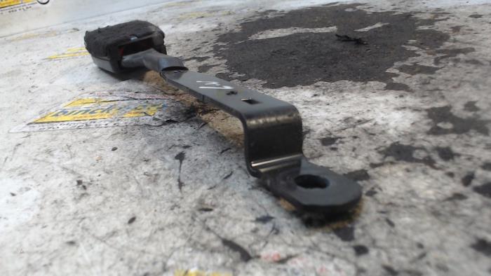 Wtyk pasa bezpieczenstwa lewy przód z Volkswagen Caddy III (2KA,2KH,2CA,2CH) 1.6 TDI 16V 2015