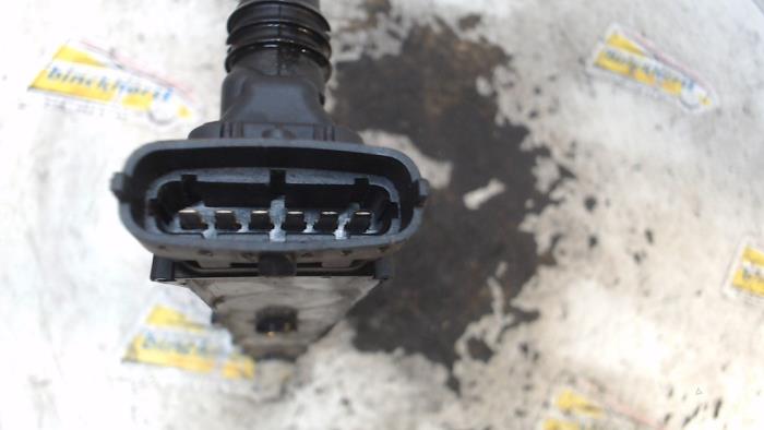 Bobine van een Opel Corsa D 1.2 16V 2007