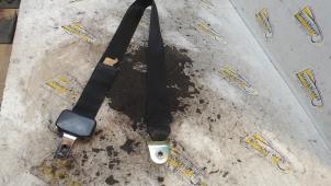 Begagnade Bakre säkerhetsbälte, mitten Volkswagen Transporter T5 1.9 TDi Pris € 21,00 Marginaltabell erbjuds av Binckhorst BV