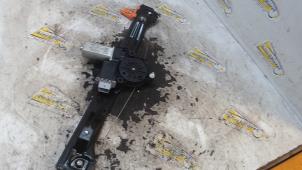 Gebruikte Ruitmechaniek 4Deurs links-voor Lancia Delta (844) 1.4 T-Jet 16V 120 Prijs € 42,00 Margeregeling aangeboden door Binckhorst BV