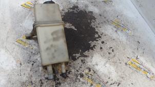 Używane Zbiornik oleju wspomagania kierownicy Fiat Ducato (250) 2.3 D 120 Multijet Cena € 15,75 Procedura marży oferowane przez Binckhorst BV