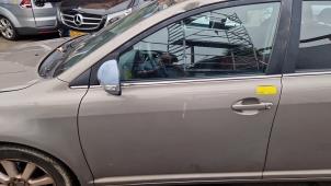 Używane Drzwi lewe przednie wersja 4-drzwiowa Toyota Avensis Wagon (T25/B1E) 1.8 16V VVT-i Cena € 99,75 Procedura marży oferowane przez Binckhorst BV