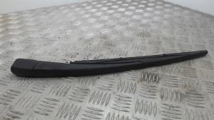 Używane Ramie wycieraczki tylnej Ford Galaxy (WA6) 2.0 TDCi 16V Cena € 15,75 Procedura marży oferowane przez Binckhorst BV