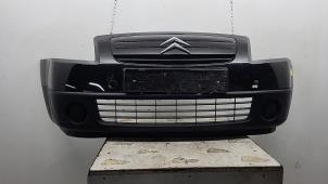 Begagnade Främre stötfångare Citroen C2 (JM) 1.1 Pris € 72,45 Marginaltabell erbjuds av Binckhorst BV