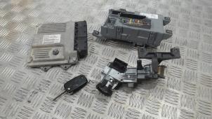 Gebruikte Contactslot + computer Fiat Fiorino (225) 1.3 JTD 16V Multijet Prijs € 131,25 Margeregeling aangeboden door Binckhorst BV