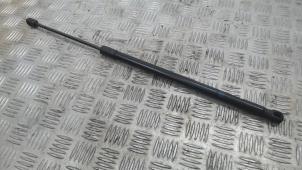 Gebruikte Gasdemper Motorkap links Mercedes E (W212) E-350 CDI BlueEfficiency V6 24V 4-Matic Prijs € 15,75 Margeregeling aangeboden door Binckhorst BV