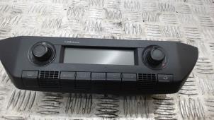 Gebruikte Kachel Bedieningspaneel Volkswagen Polo IV (9N1/2/3) 1.4 16V Prijs € 36,75 Margeregeling aangeboden door Binckhorst BV