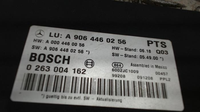 PDC Module van een Volkswagen Crafter 2.5 TDI 30/35/50 2010