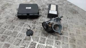 Używane Stacyjka + sterownik Smart Forfour (454) 1.1 12V Cena € 131,25 Procedura marży oferowane przez Binckhorst BV