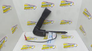 Używane Wtyk pasa bezpieczenstwa lewy przód Rover 200 (RF) 214 Si 1.4 16V Cena € 36,75 Procedura marży oferowane przez Binckhorst BV