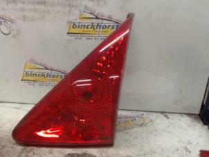 Gebruikte Achterlicht rechts Peugeot 3008 I (0U/HU) 1.6 VTI 16V Prijs € 26,25 Margeregeling aangeboden door Binckhorst BV
