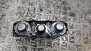 Begagnade Värmekontrollpanel Mitsubishi Grandis (NA) 2.4 16V MIVEC Pris € 42,00 Marginaltabell erbjuds av Binckhorst BV