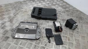 Begagnade Tändningslås + dator Renault Scénic II (JM) 2.0 16V Pris € 131,25 Marginaltabell erbjuds av Binckhorst BV