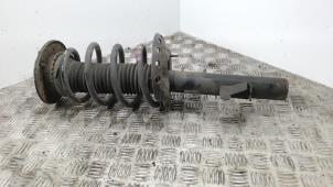 Używane Amortyzator lewy przód Ford Galaxy (WA6) 2.0 TDCi 16V Cena € 52,50 Procedura marży oferowane przez Binckhorst BV