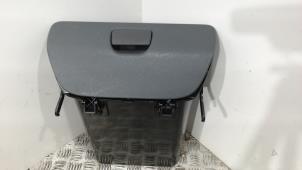 Begagnade Handskfack Mercedes Sprinter 2t (901/902) 208 CDI 16V Pris € 31,50 Marginaltabell erbjuds av Binckhorst BV