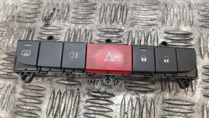 Gebruikte Paniekverlichtings Schakelaar Citroen Jumper (U9) 2.2 HDi 130 Euro 5 Prijs € 26,25 Margeregeling aangeboden door Binckhorst BV
